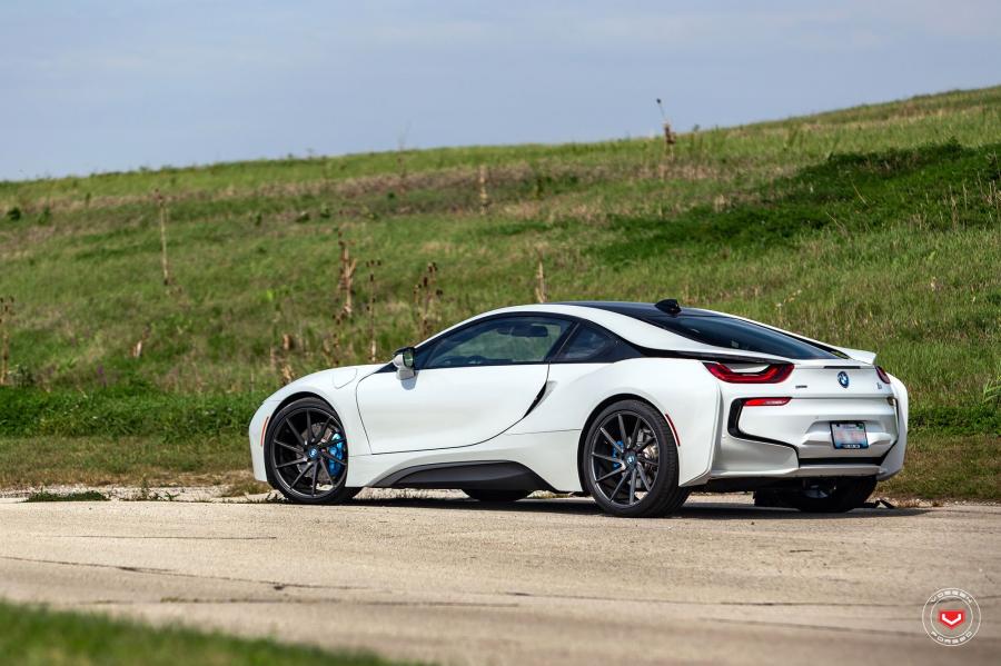  BMW i8 on Vossen Wheels (VPS-310T) 2018 года  (фото 6 из 26)